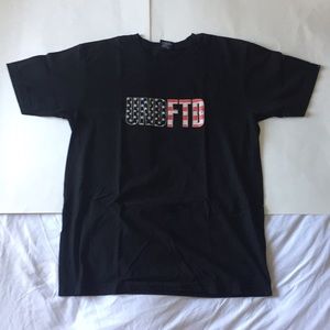 UNDEFEATED UNDFTD American Flag Logo T Shirt sz L